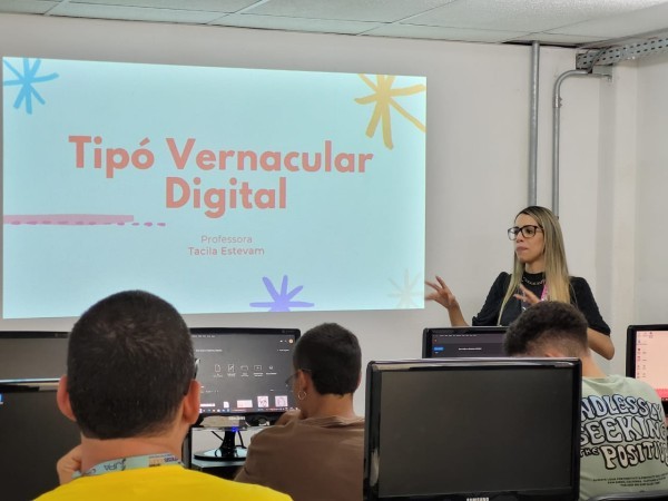 Workshop de Tipografia Vernacular com a professora Tacila Estevam no REC'n'Play 2023